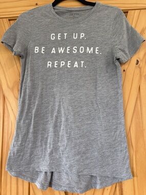 Zoe + Liv Gray Graphic Tee with White Motivational Print